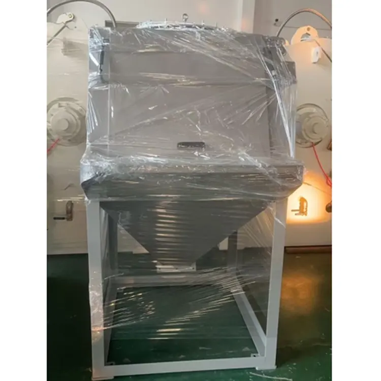 Stacja zrzutu materiałów pomocniczych w proszku